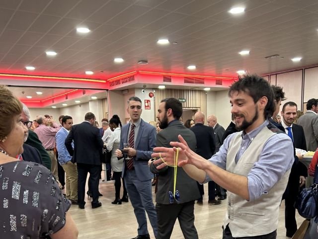 Exhibición de yoyó en un evento privado