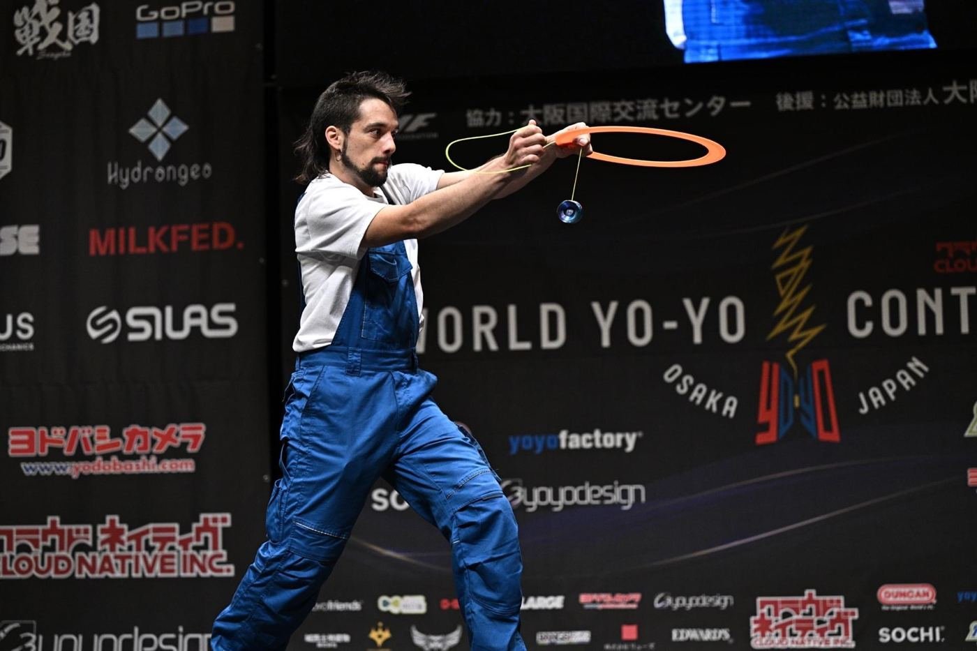 Daniel Tamariz compitiendo en el World Yo-Yo Contest de Osaka